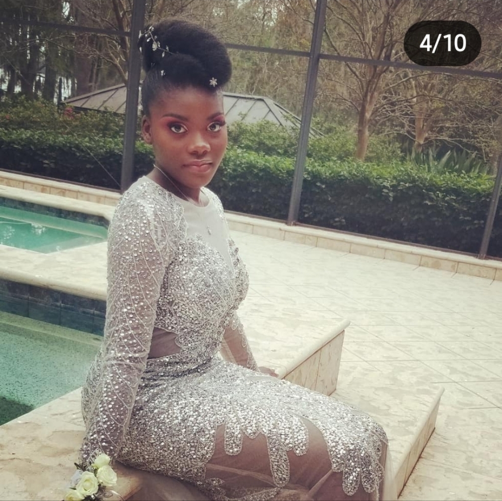 Dress - Picture 6 of 7